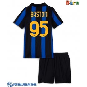 Fotballdrakt Barn Inter Milan Alessandro Bastoni #95 Hjemmedraktsett 2026-27 Kortermet (+ Korte bukser)